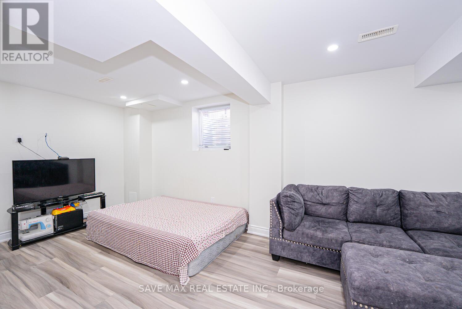 39 Divinity Circle, Brampton, Ontario  L7A 3Y4 - Photo 34 - W12557572