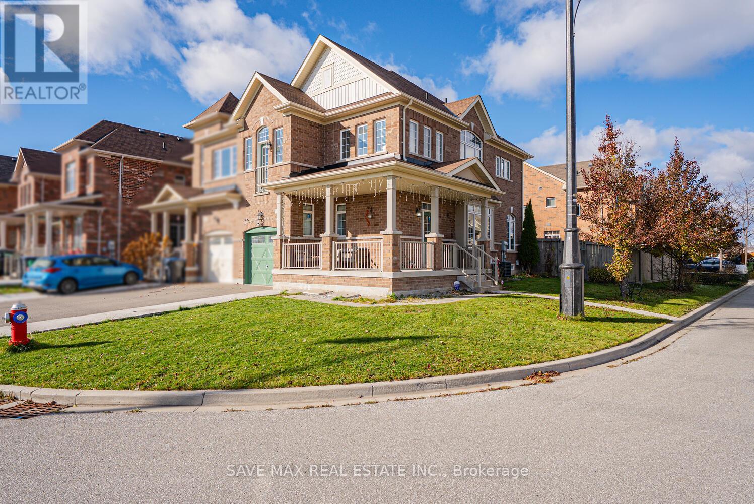 39 Divinity Circle, Brampton, Ontario  L7A 3Y4 - Photo 4 - W12557572