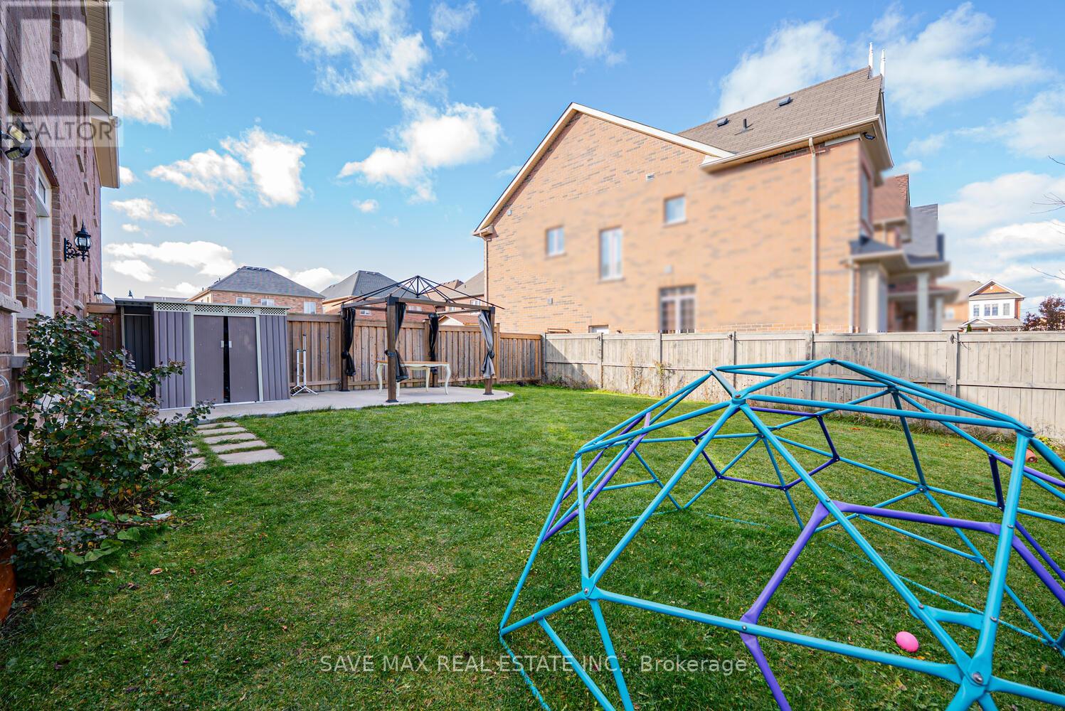 39 Divinity Circle, Brampton, Ontario  L7A 3Y4 - Photo 44 - W12557572
