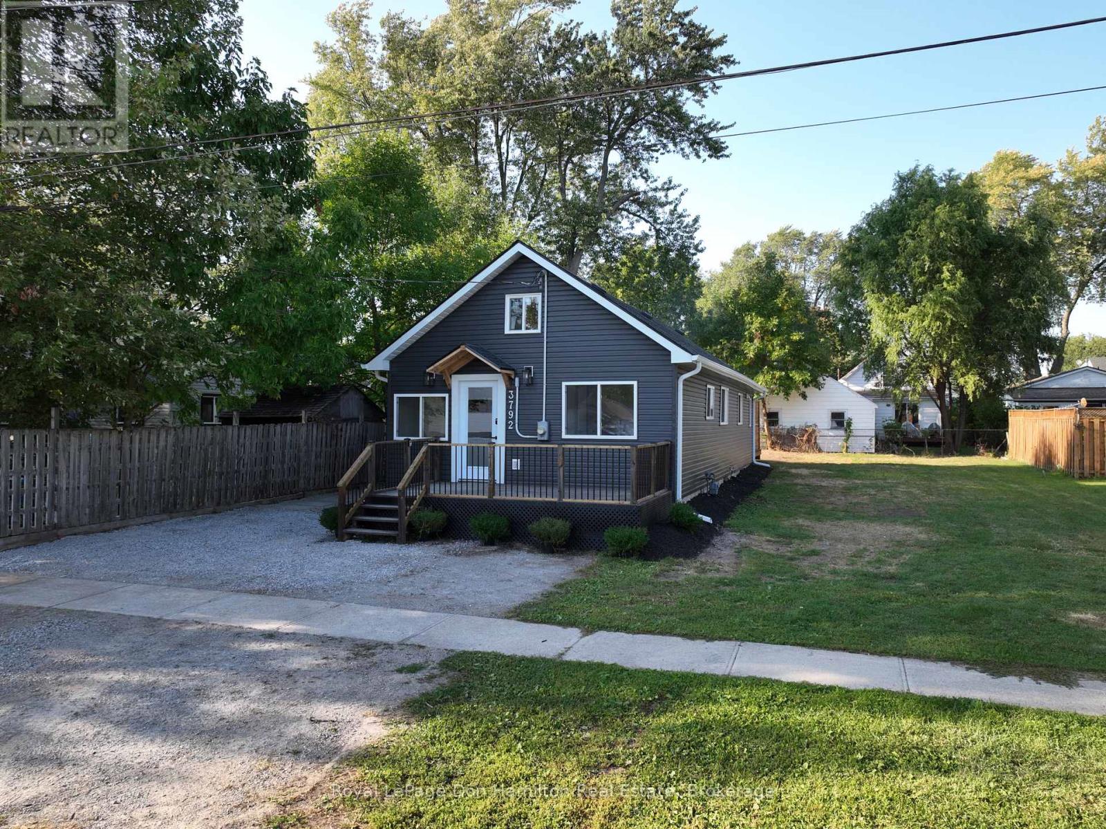 3792 Glendale Avenue, Fort Erie, Ontario  L0S 1B0 - Photo 5 - X12474989