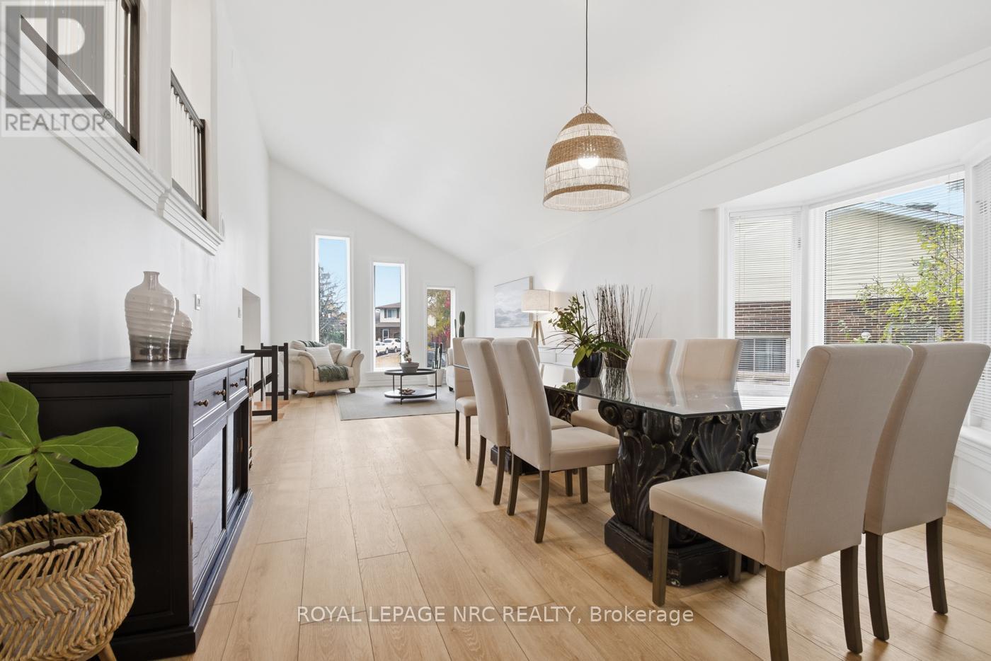 12 Fuller Crescent, Thorold, Ontario L2V 4B9 - Photo 15 - X12557586