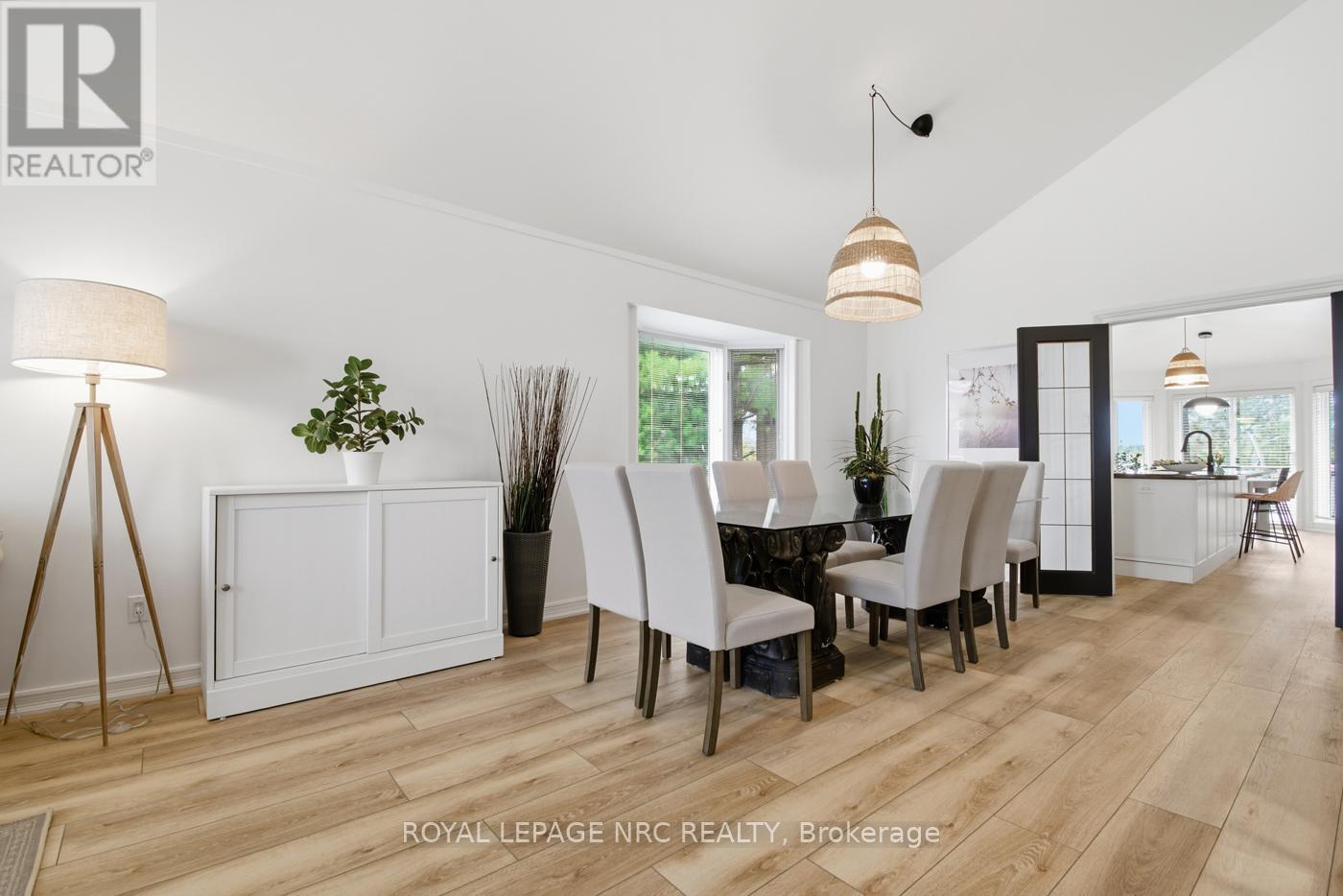 12 Fuller Crescent, Thorold, Ontario L2V 4B9 - Photo 16 - X12557586