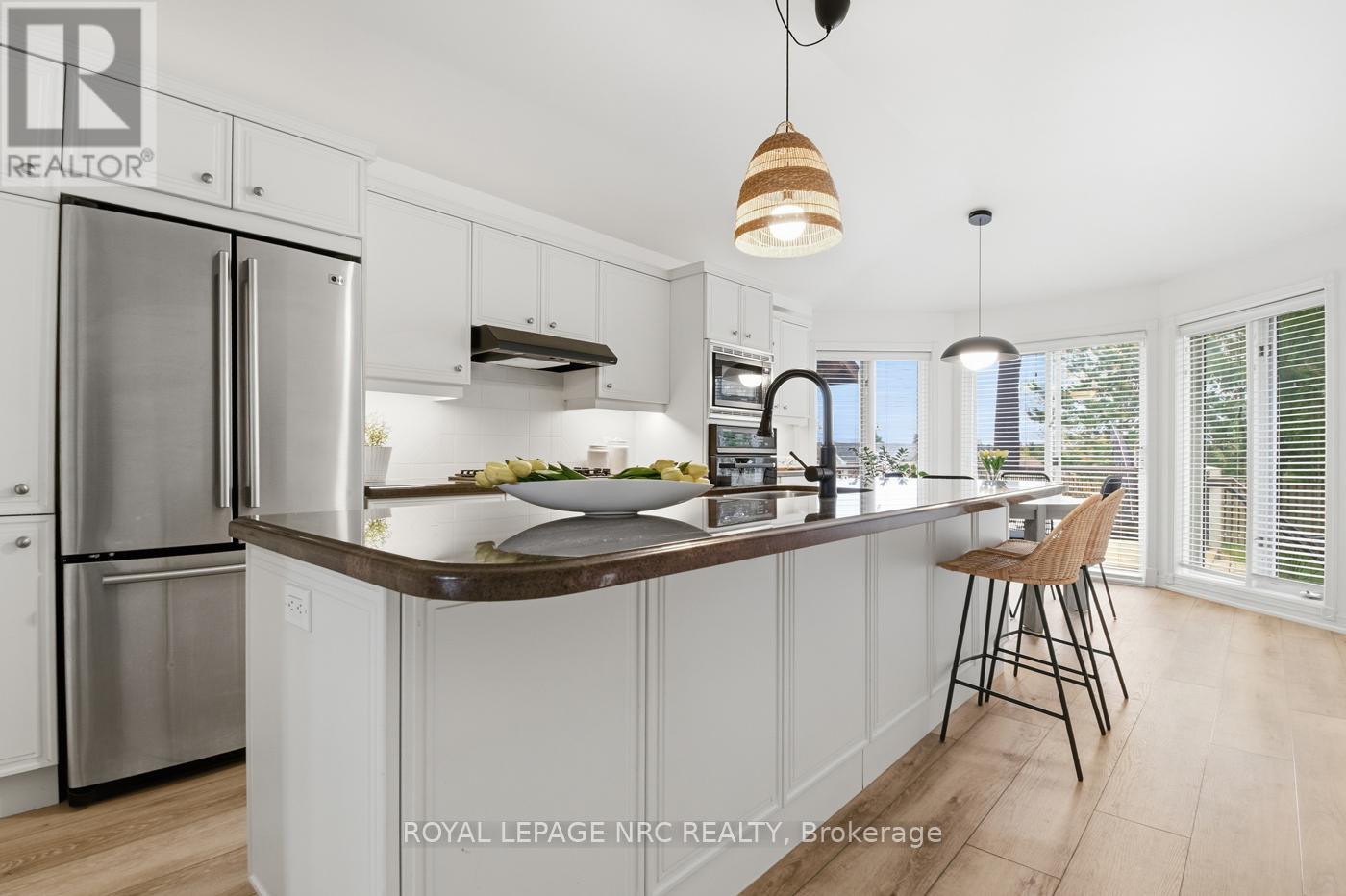 12 Fuller Crescent, Thorold, Ontario L2V 4B9 - Photo 17 - X12557586