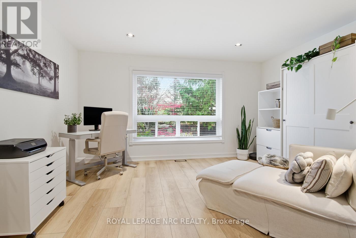 12 Fuller Crescent, Thorold, Ontario L2V 4B9 - Photo 24 - X12557586