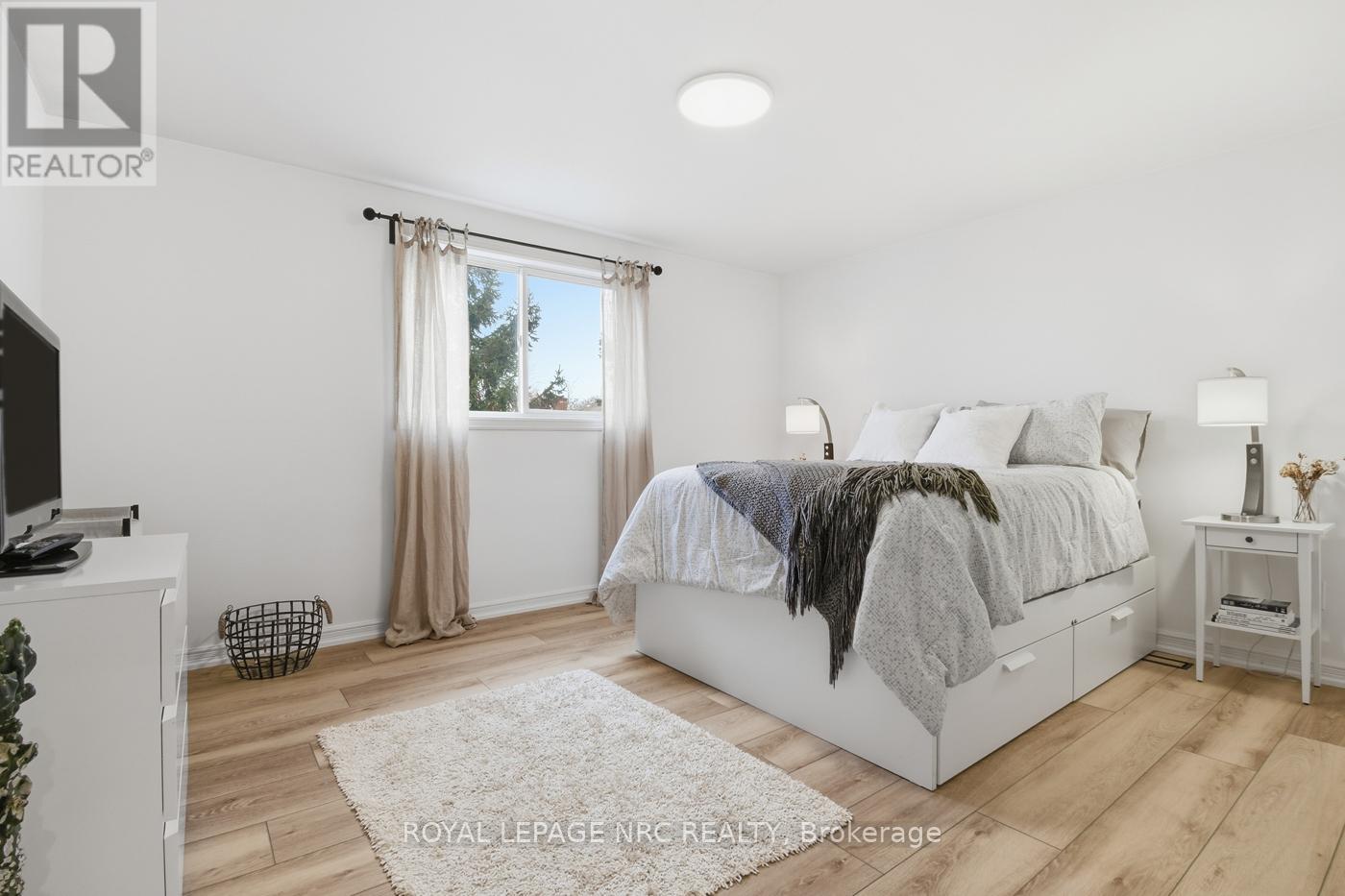 12 Fuller Crescent, Thorold, Ontario L2V 4B9 - Photo 27 - X12557586