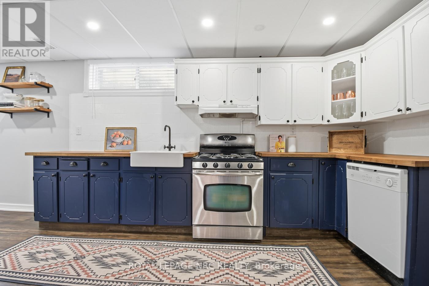 12 Fuller Crescent, Thorold, Ontario L2V 4B9 - Photo 35 - X12557586