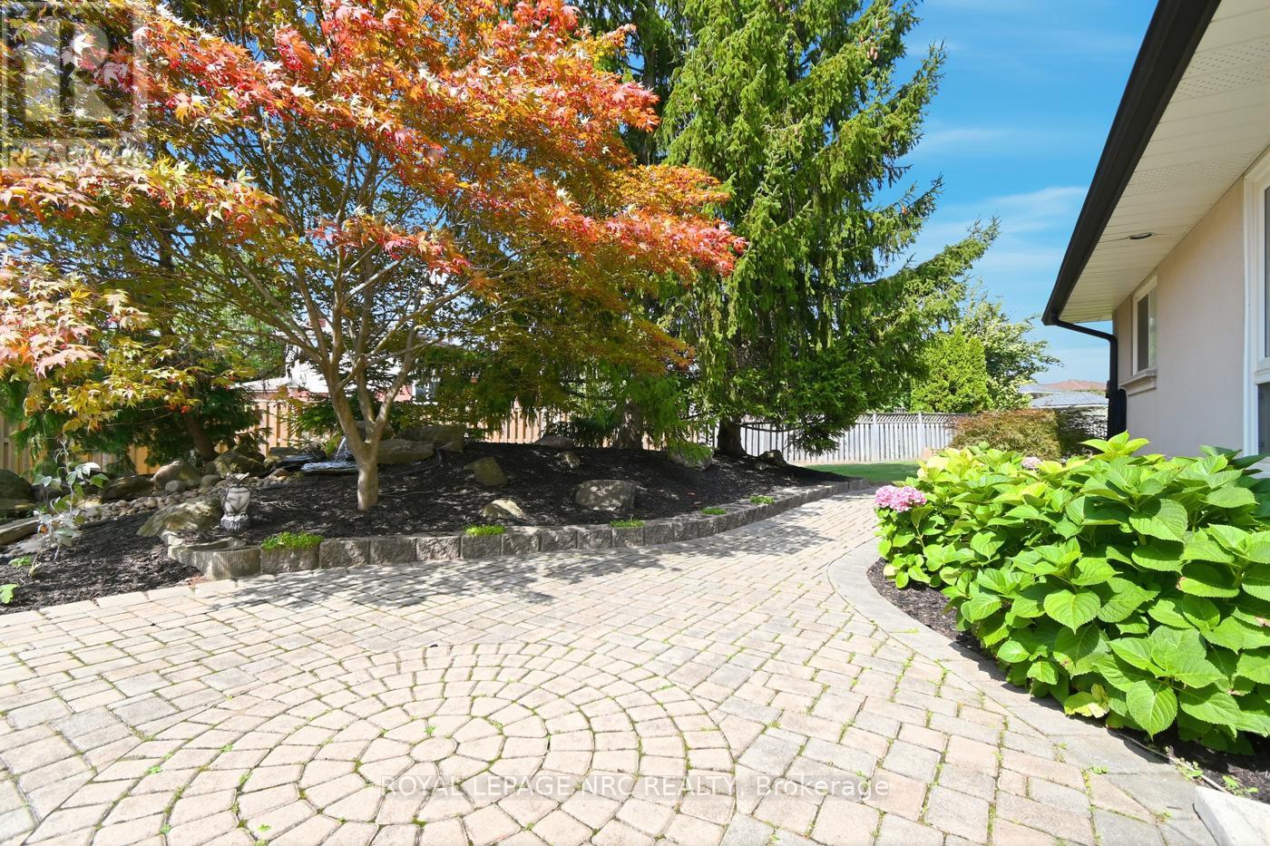 12 Fuller Crescent, Thorold, Ontario L2V 4B9 - Photo 46 - X12557586