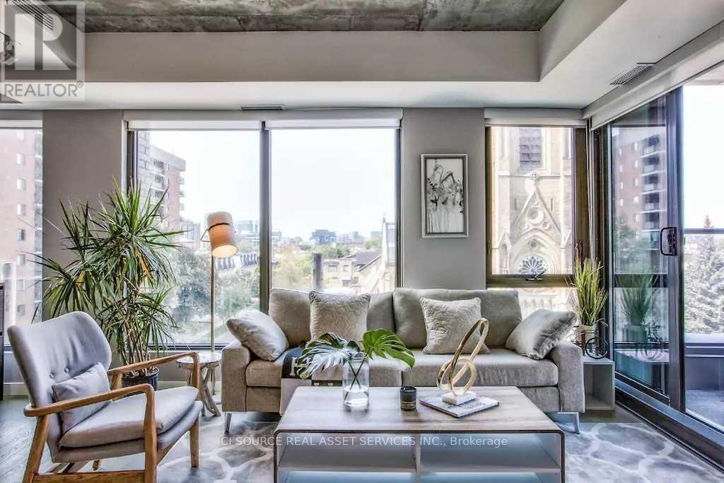 412 - 111 Bathurst Street, Toronto, Ontario  M5V 0M9 - Photo 2 - C12557592