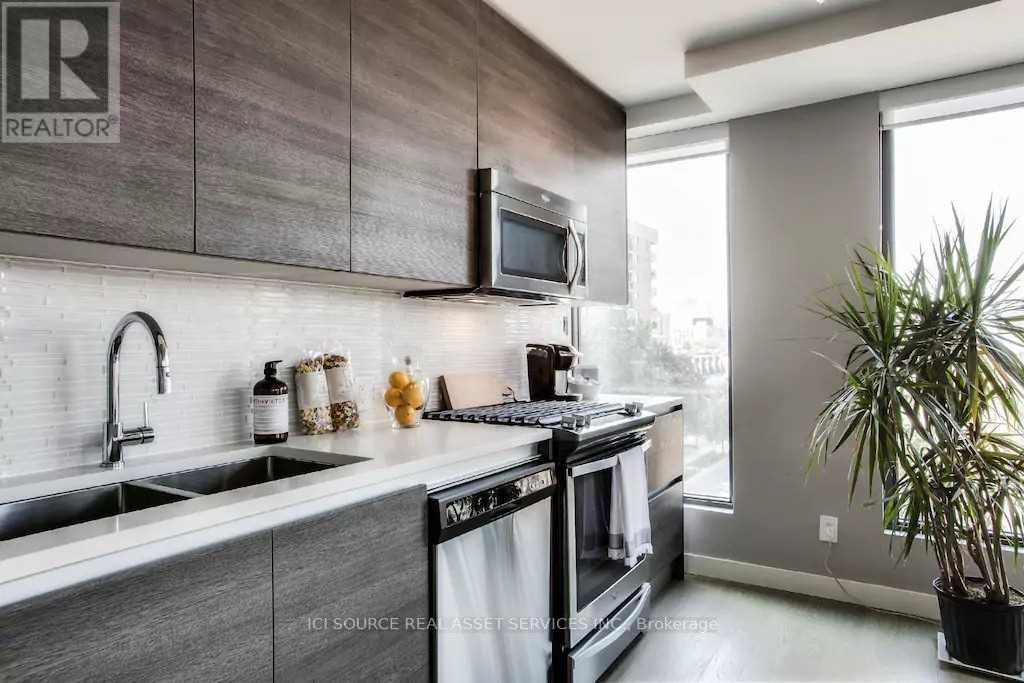 412 - 111 Bathurst Street, Toronto, Ontario  M5V 0M9 - Photo 4 - C12557592