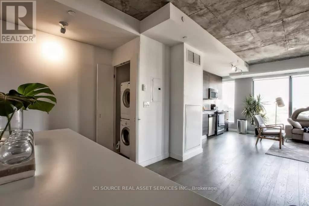 412 - 111 Bathurst Street, Toronto, Ontario  M5V 0M9 - Photo 8 - C12557592