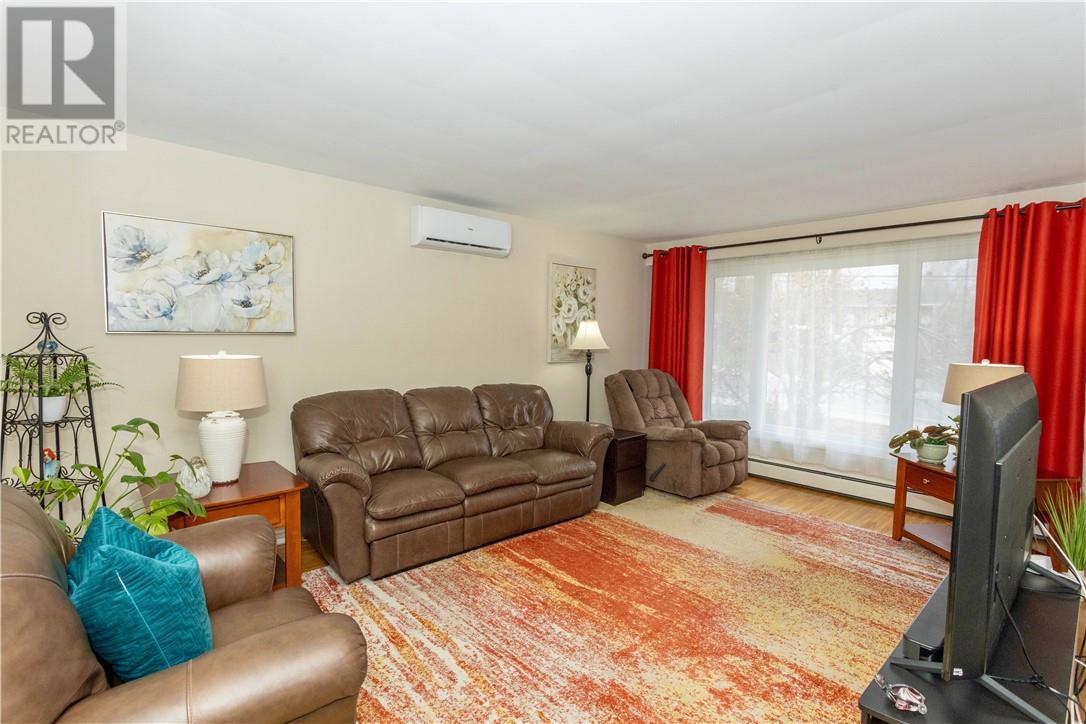 529 Bouchard Street, Greater Sudbury, Ontario  P3E 2L2 - Photo 2 - 2125657