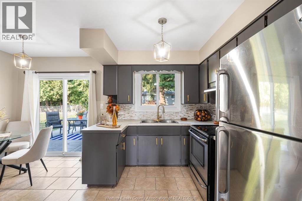 1 Longfield Lane, Leamington, Ontario  N8H 2R8 - Photo 9 - 25027428