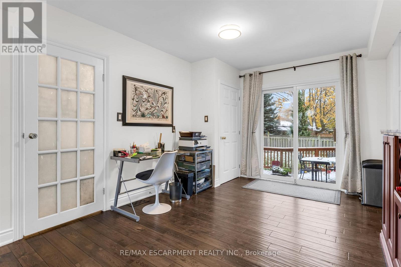 21 Lakeside Drive, Grimsby, Ontario  L3M 2K9 - Photo 12 - X12557578