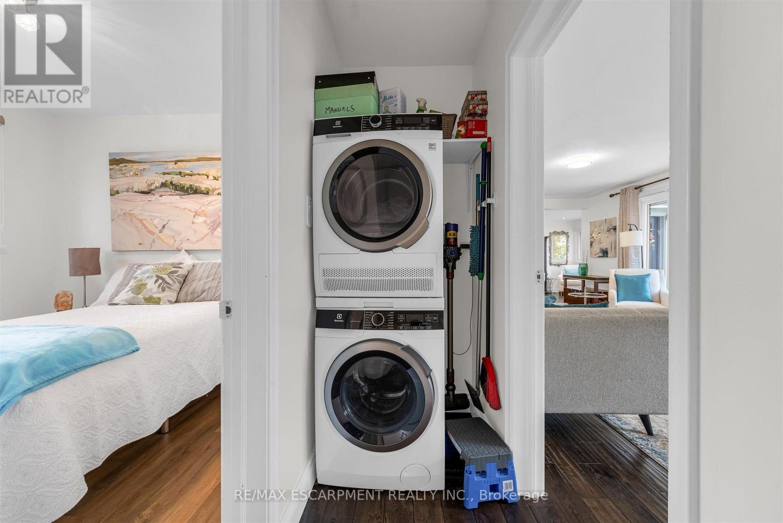 21 Lakeside Drive, Grimsby, Ontario  L3M 2K9 - Photo 17 - X12557578