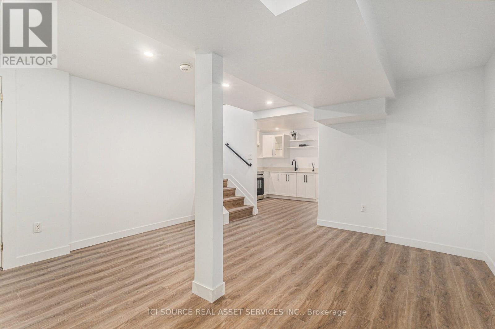 B - 1665 Teakdale Avenue, Ottawa, Ontario  K1C 6M2 - Photo 3 - X12557606