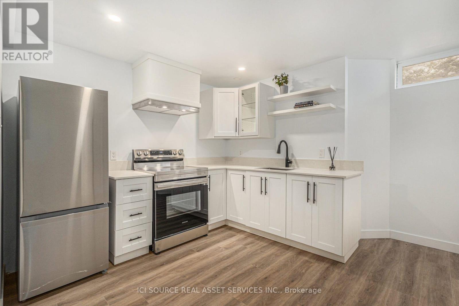 B - 1665 Teakdale Avenue, Ottawa, Ontario  K1C 6M2 - Photo 5 - X12557606