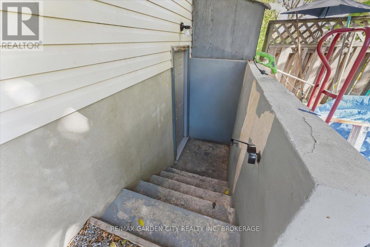 4 Fox Trail Drive, St. Catharines, Ontario  L2S 3T7 - Photo 33 - X12480311