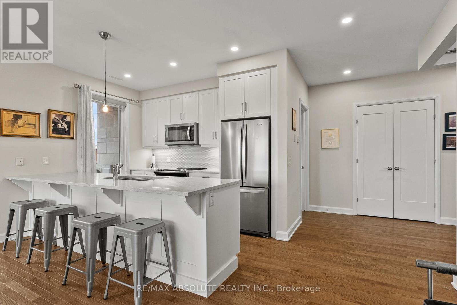 205 - 180 Boundstone Way, Ottawa, Ontario  K2T 0M9 - Photo 11 - X12557648