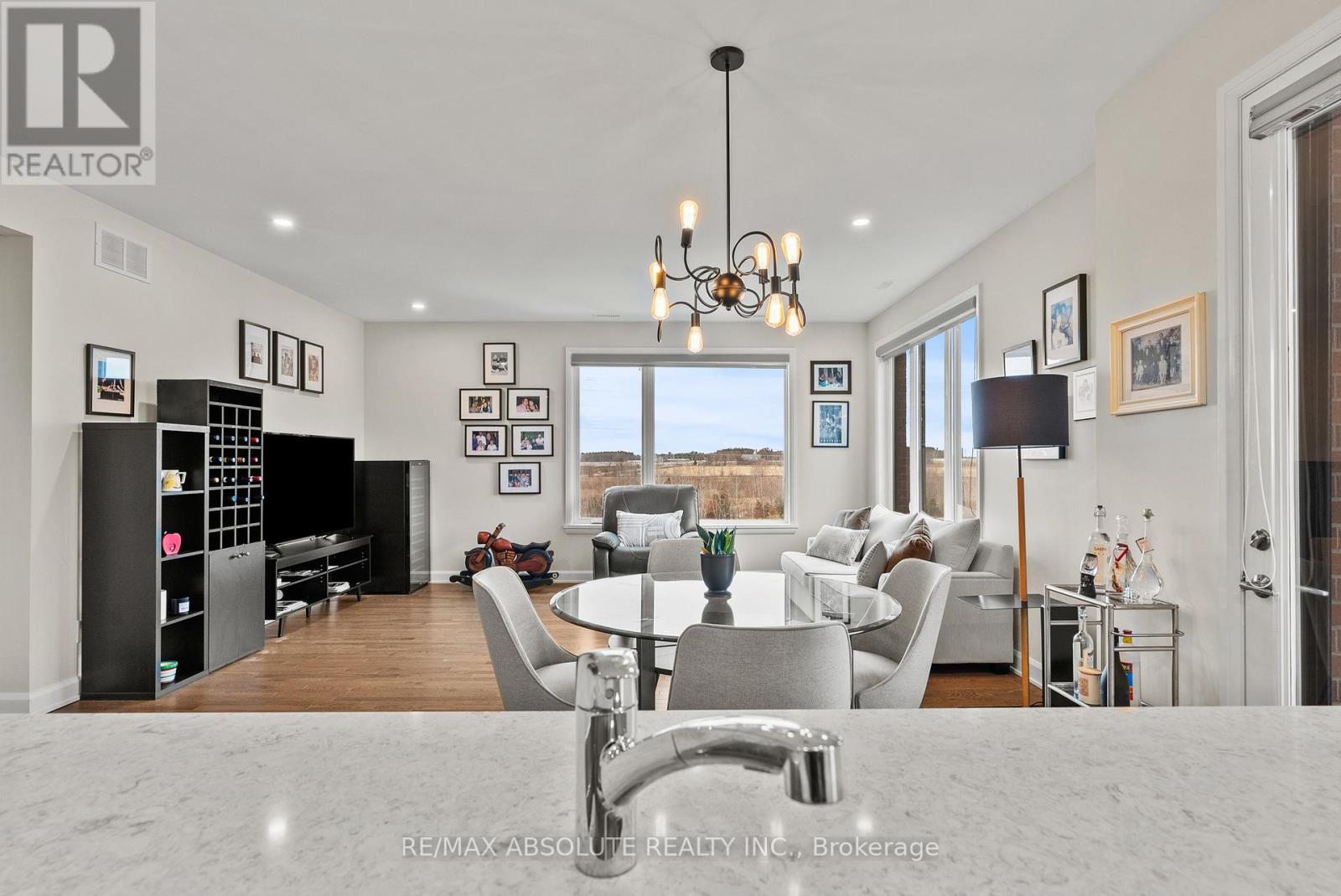 205 - 180 Boundstone Way, Ottawa, Ontario  K2T 0M9 - Photo 8 - X12557648