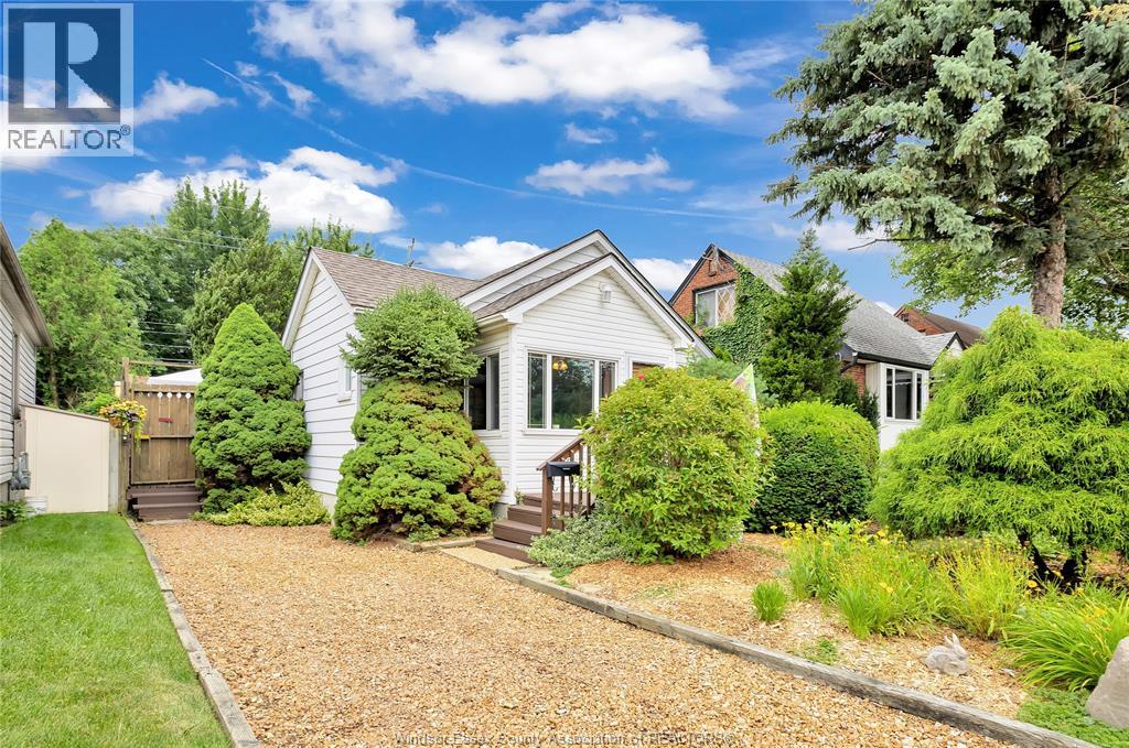 MLS# 25029114: 1039 PRADO PLACE, Windsor, Canada