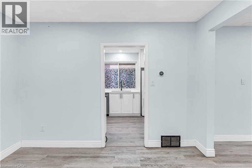 392 S Victoria Street S, Kitchener, Ontario N2M 3A5 - Photo 12 - 40788929