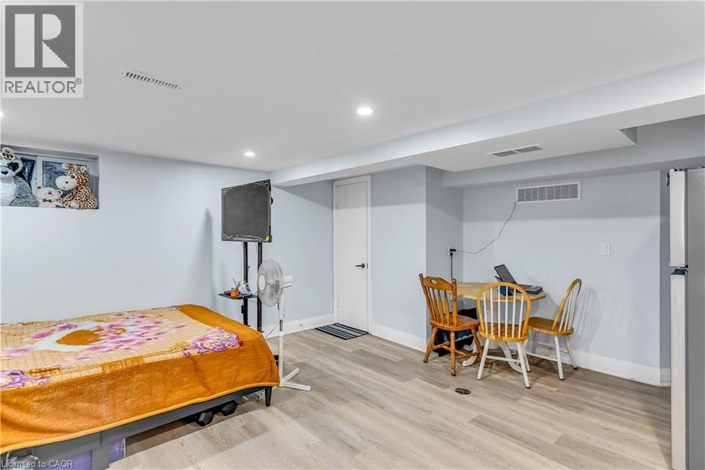 392 S Victoria Street S, Kitchener, Ontario N2M 3A5 - Photo 39 - 40788929