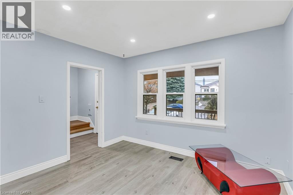 392 S Victoria Street S, Kitchener, Ontario N2M 3A5 - Photo 5 - 40788929