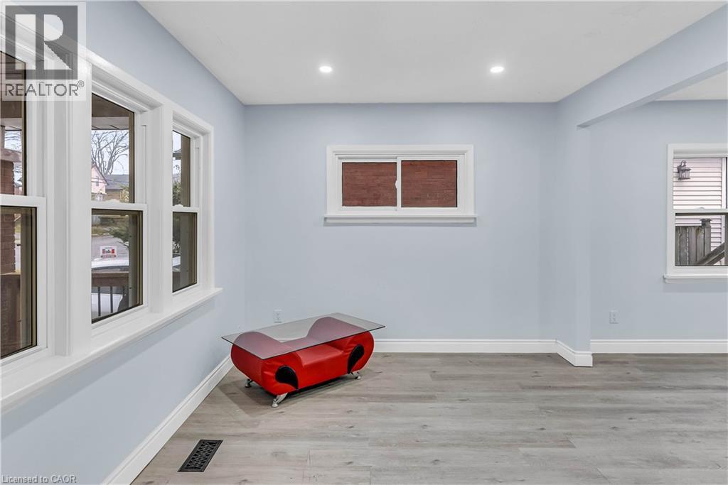 392 S Victoria Street S, Kitchener, Ontario N2M 3A5 - Photo 7 - 40788929