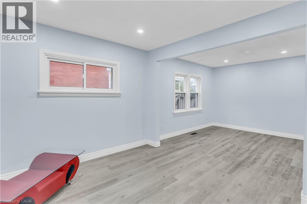 392 S Victoria Street S, Kitchener, Ontario N2M 3A5 - Photo 8 - 40788929