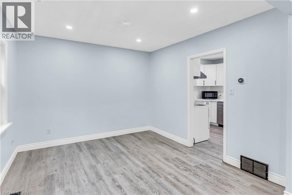 392 S Victoria Street S, Kitchener, Ontario N2M 3A5 - Photo 9 - 40788929