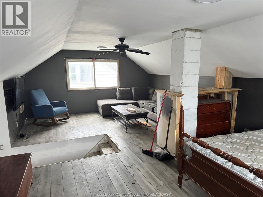 2351 Elsmere, Windsor, Ontario  N8W 2C9 - Photo 14 - 25029078