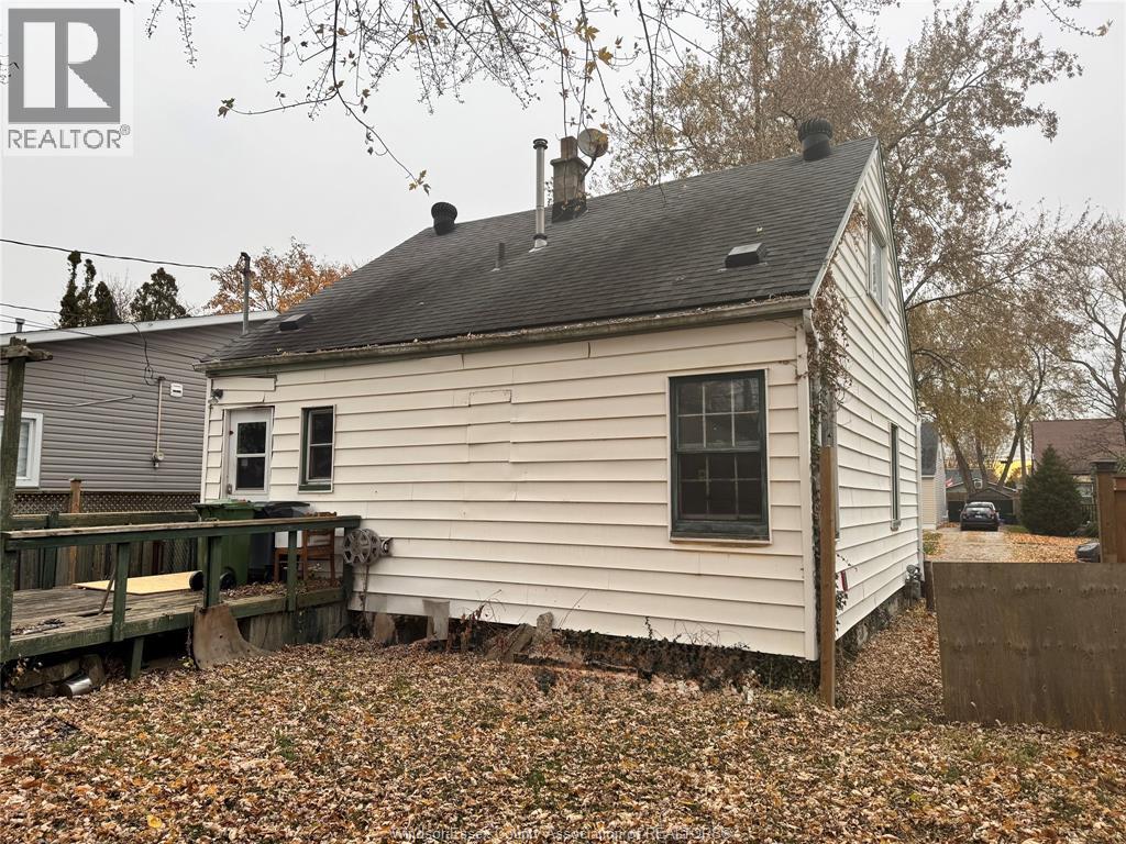 2351 Elsmere, Windsor, Ontario  N8W 2C9 - Photo 3 - 25029078