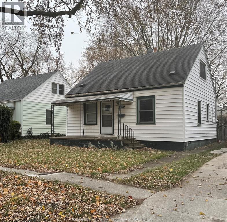 2351 Elsmere, Windsor, Ontario