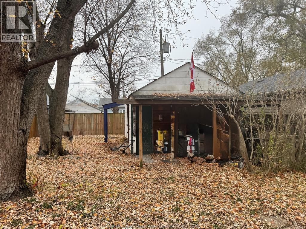 2351 Elsmere, Windsor, Ontario  N8W 2C9 - Photo 5 - 25029078