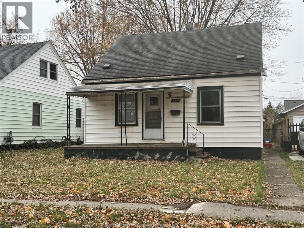 2351 Elsmere, Windsor, Ontario  N8W 2C9 - Photo 2 - 25029078