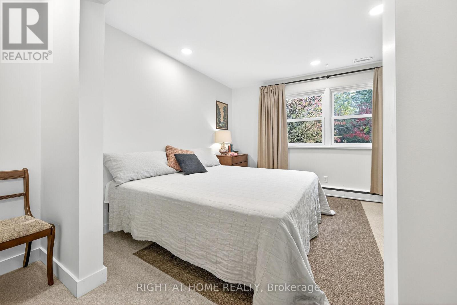 655 Gayne Boulevard, Burlington, Ontario  L7T 3V8 - Photo 19 - W12355117