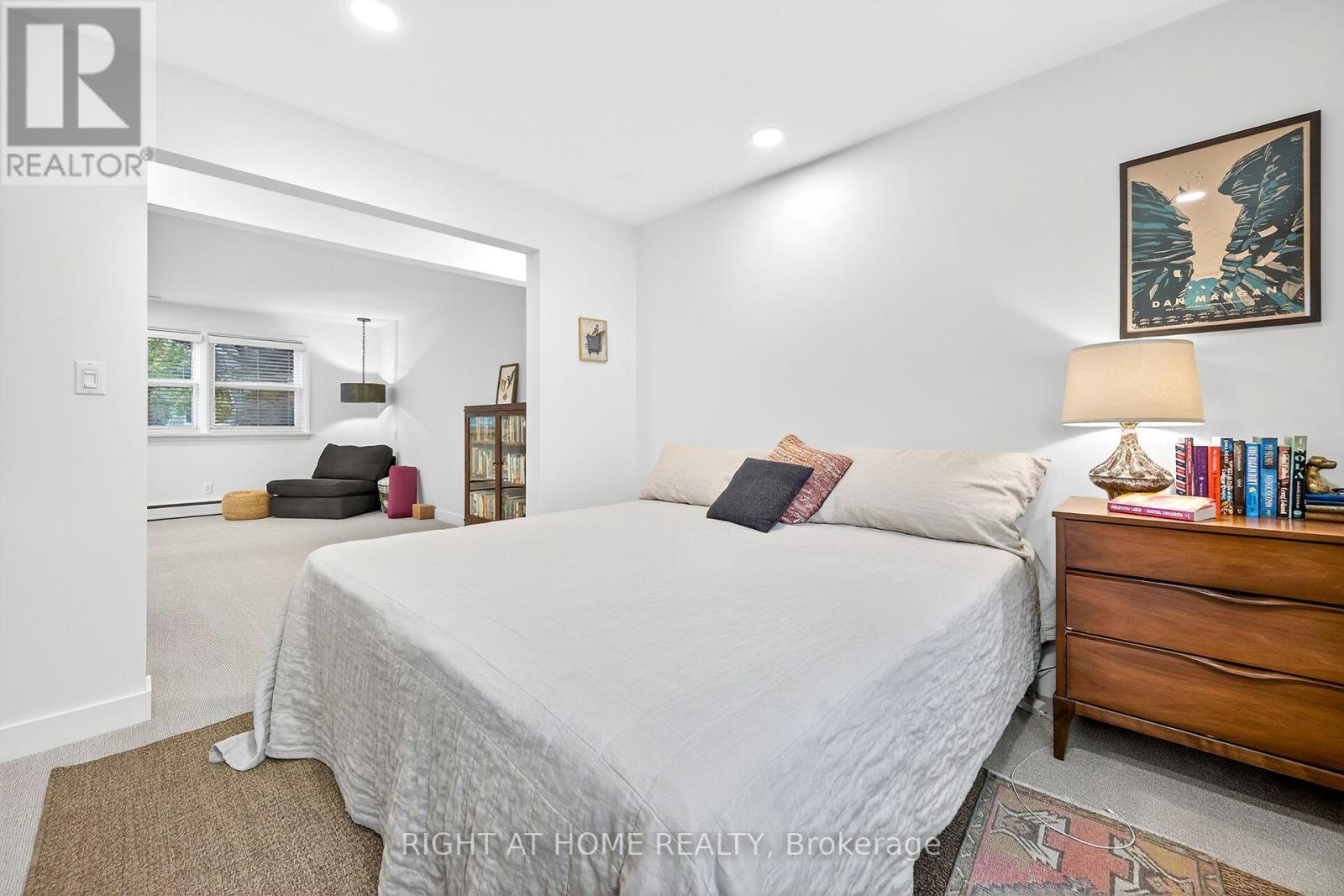 655 Gayne Boulevard, Burlington, Ontario  L7T 3V8 - Photo 18 - W12355117