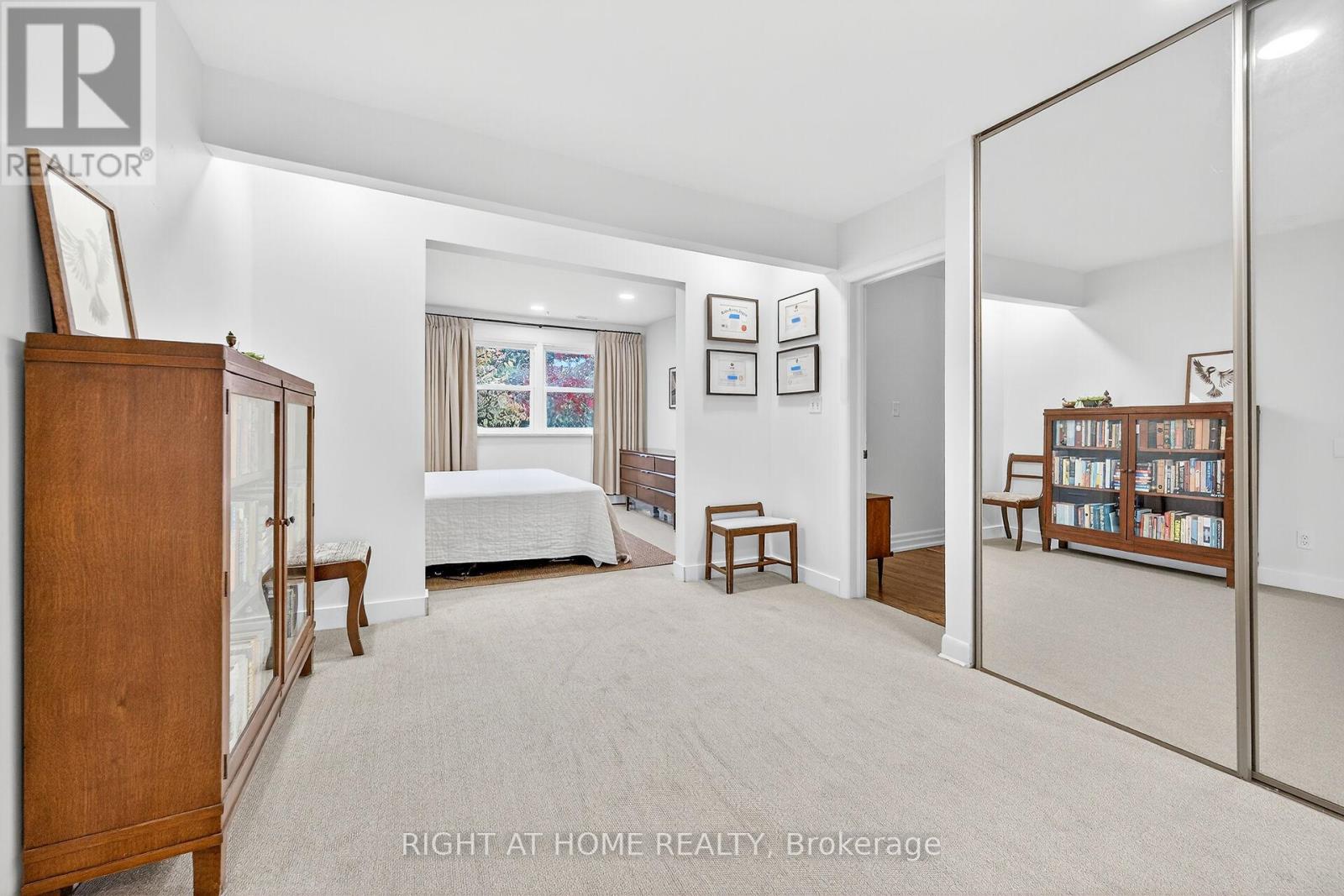 655 Gayne Boulevard, Burlington, Ontario  L7T 3V8 - Photo 22 - W12355117