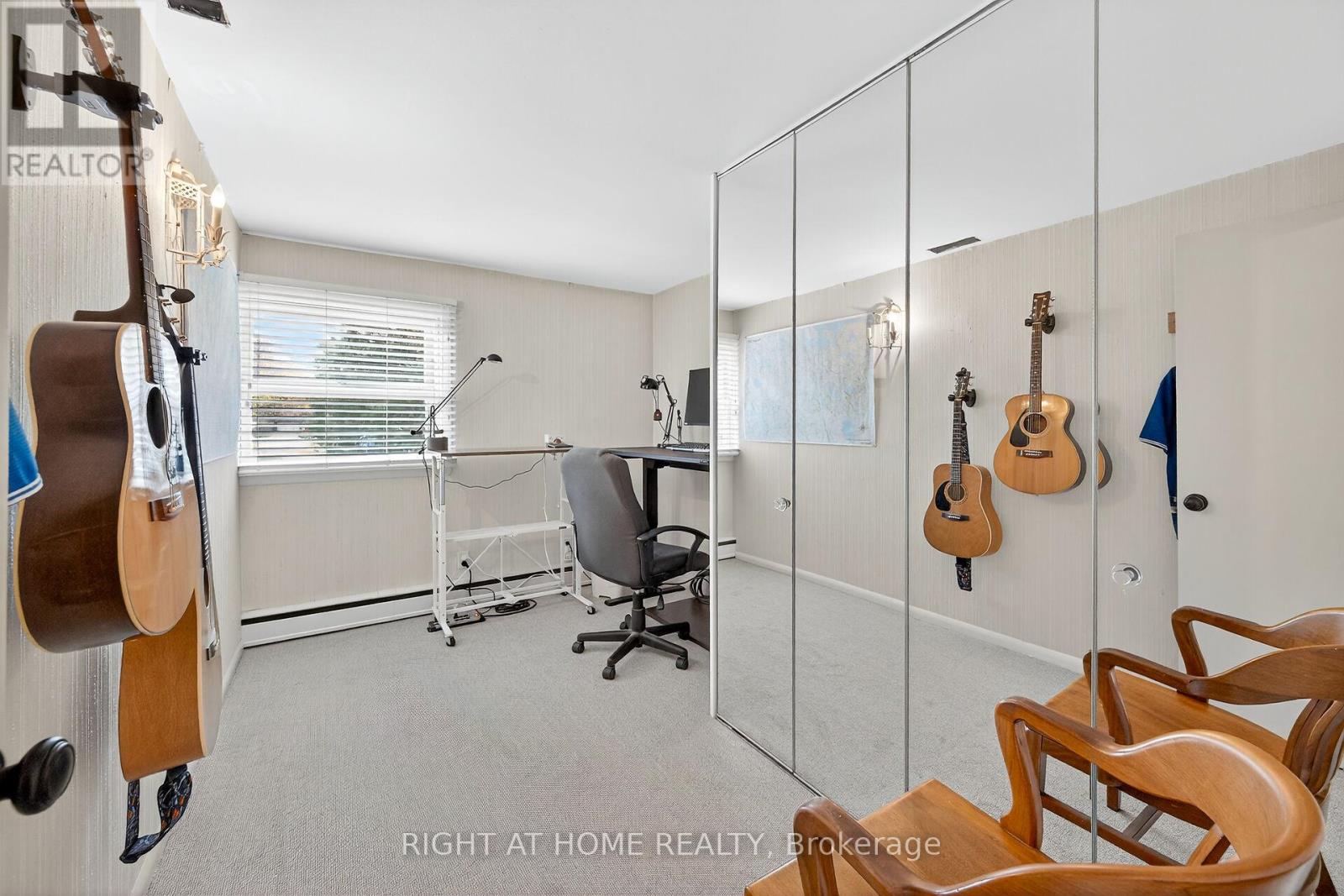 655 Gayne Boulevard, Burlington, Ontario  L7T 3V8 - Photo 29 - W12355117