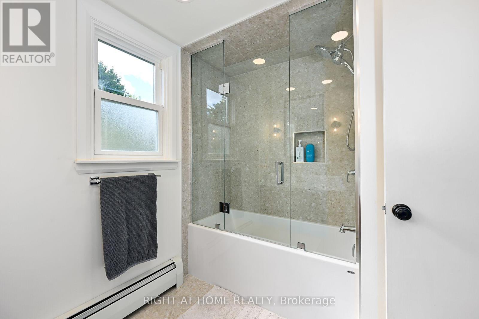 655 Gayne Boulevard, Burlington, Ontario  L7T 3V8 - Photo 31 - W12355117