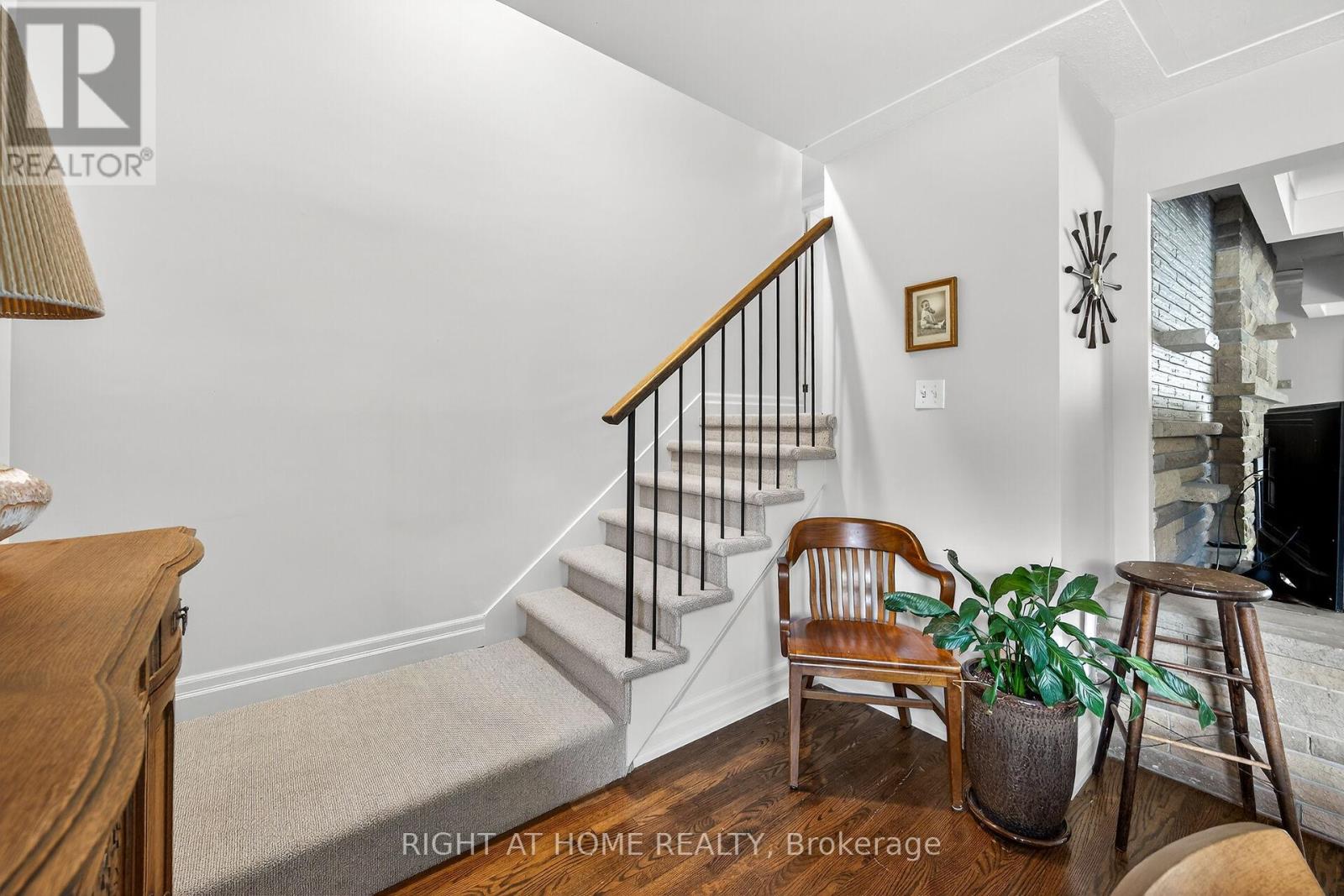 655 Gayne Boulevard, Burlington, Ontario  L7T 3V8 - Photo 26 - W12355117