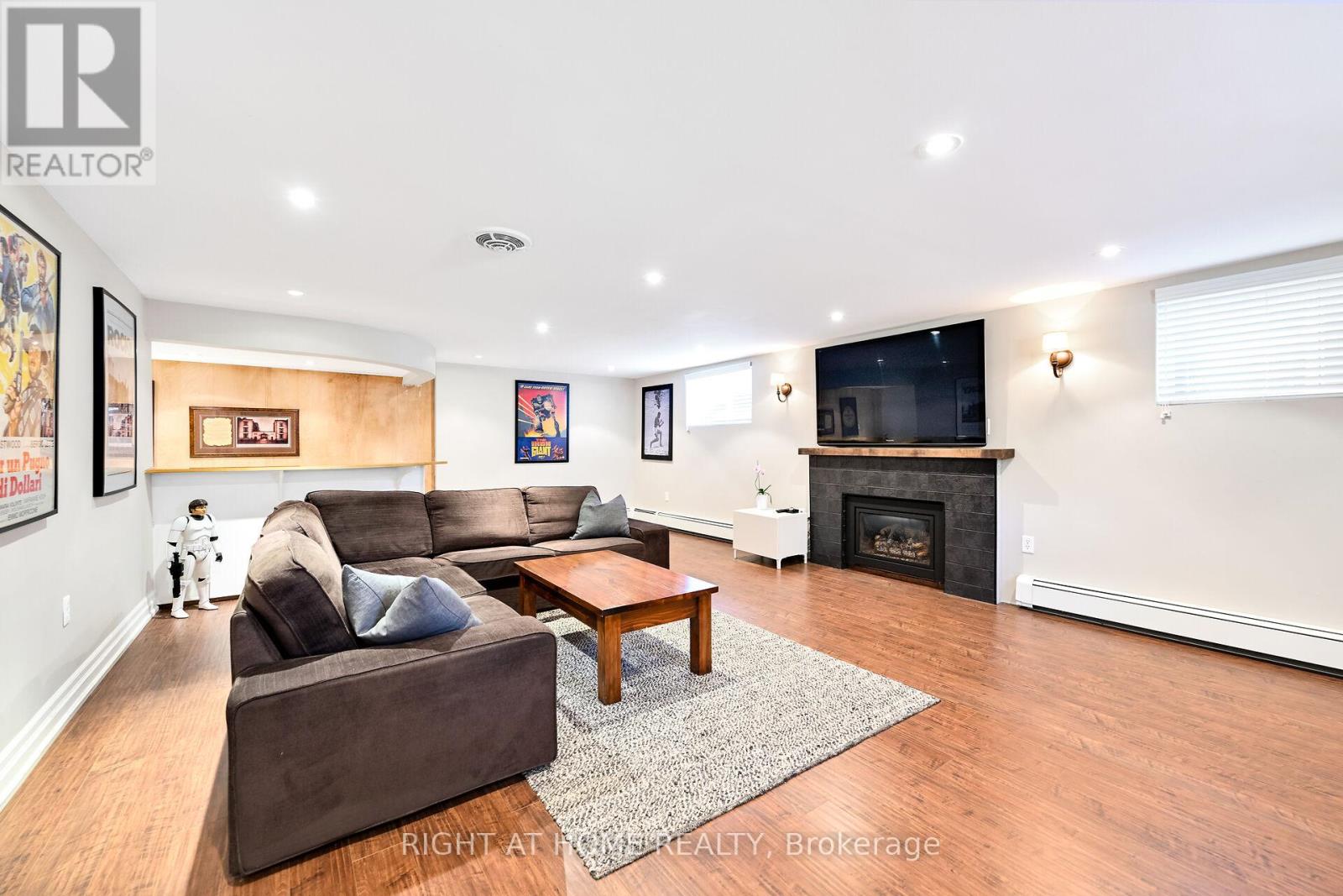 655 Gayne Boulevard, Burlington, Ontario  L7T 3V8 - Photo 33 - W12355117