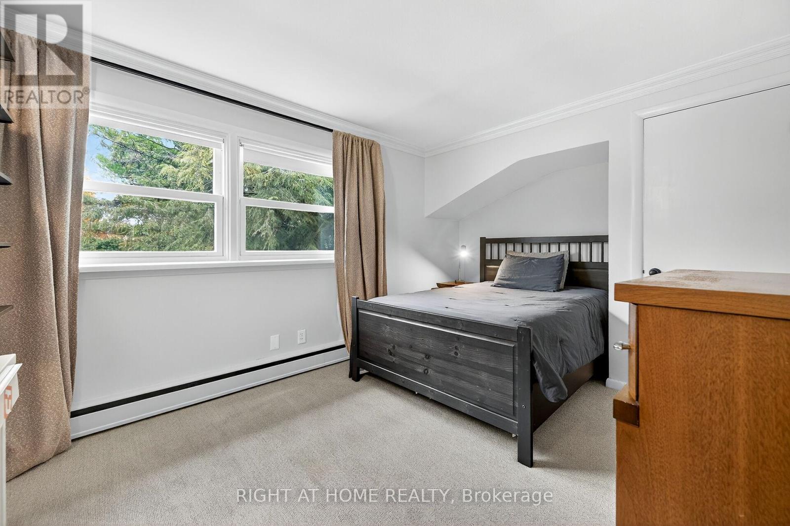 655 Gayne Boulevard, Burlington, Ontario  L7T 3V8 - Photo 27 - W12355117