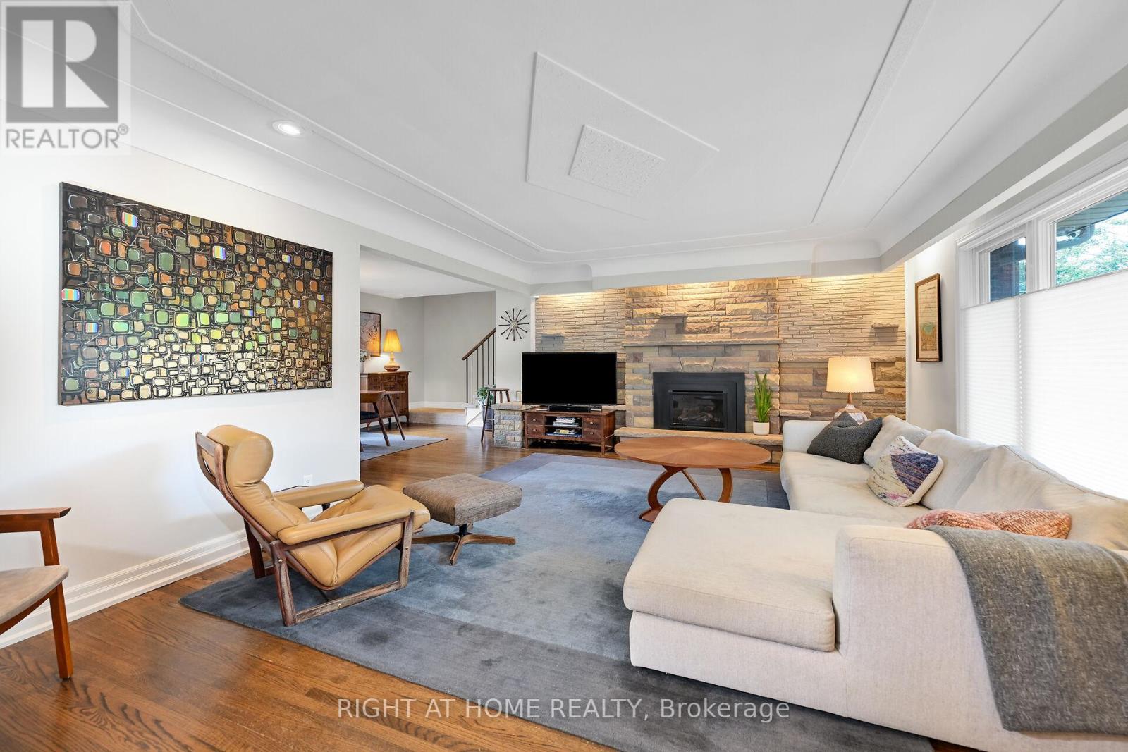 655 Gayne Boulevard, Burlington, Ontario  L7T 3V8 - Photo 9 - W12355117