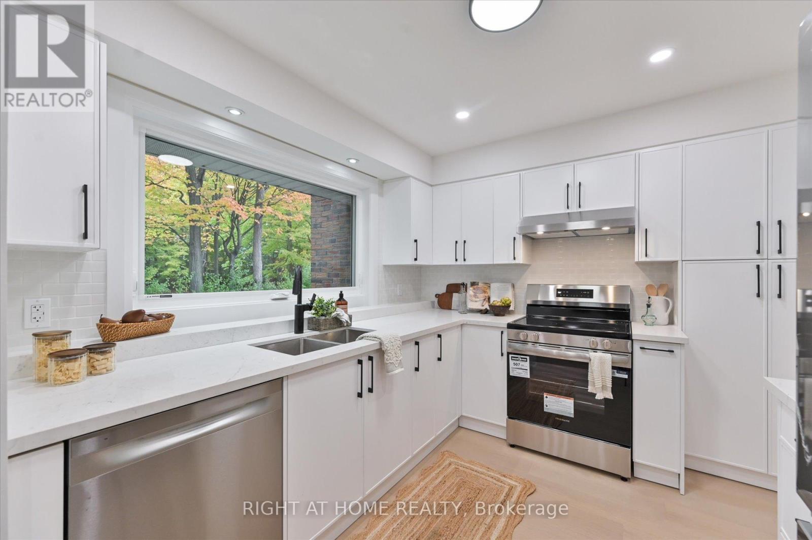 173 Wishing Well Drive, Toronto, Ontario  M1T 1K3 - Photo 9 - E12557616