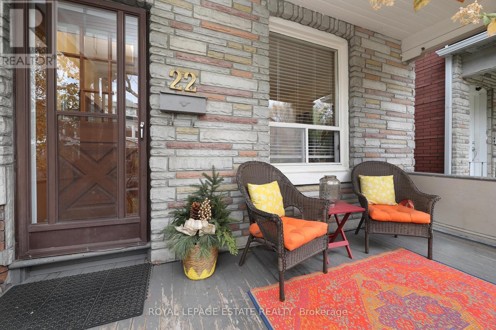 22 Galt Avenue, Toronto, Ontario  M4M 2Z1 - Photo 3 - E12557630