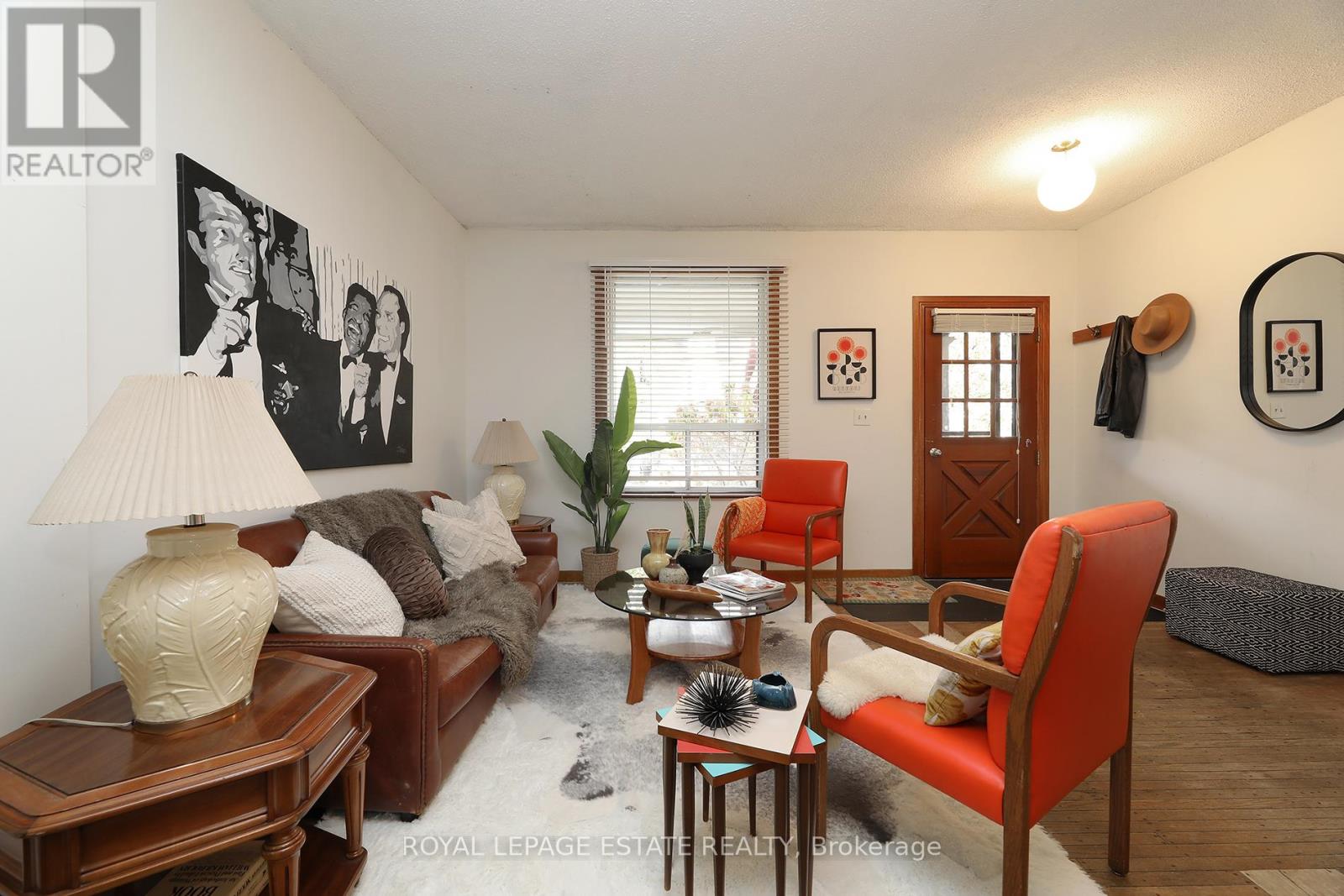 22 Galt Avenue, Toronto, Ontario  M4M 2Z1 - Photo 6 - E12557630