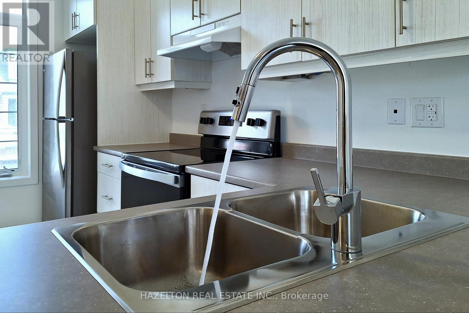 26 Calloway Way, Whitby, Ontario  L2N 0N9 - Photo 13 - E12557638