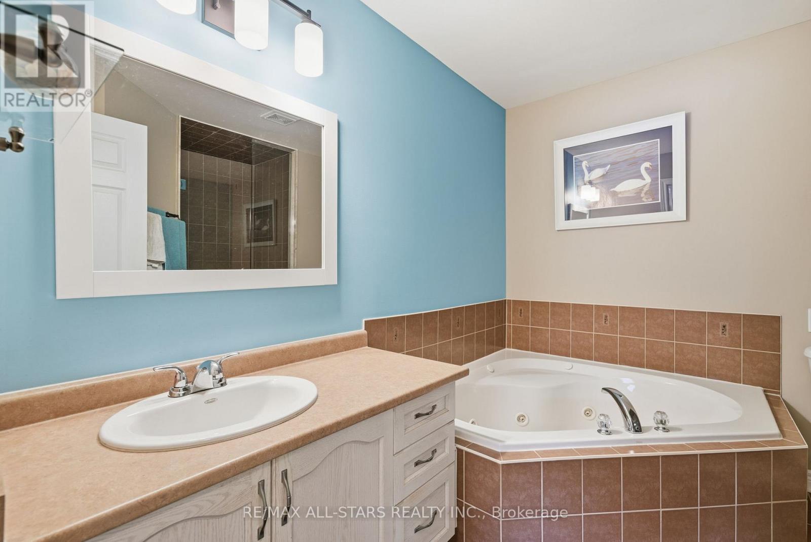 51 Oakside Drive, Uxbridge, Ontario  L9P 2A5 - Photo 17 - N12557640