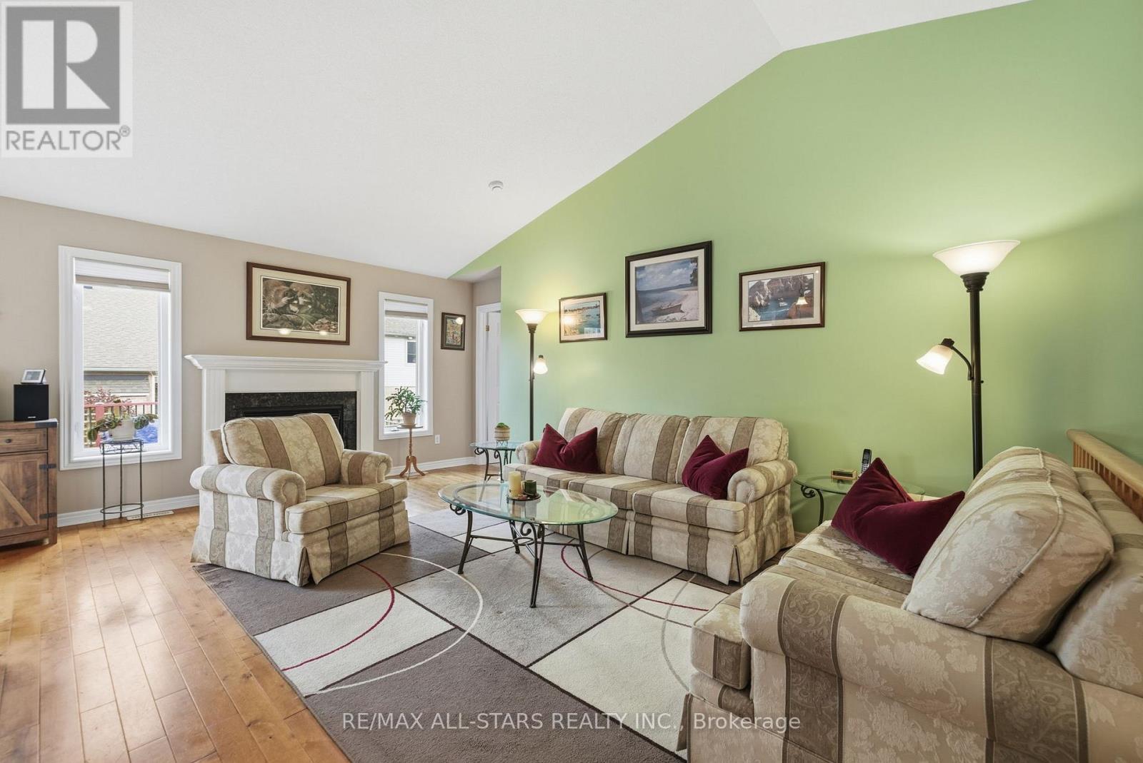 51 Oakside Drive, Uxbridge, Ontario  L9P 2A5 - Photo 5 - N12557640